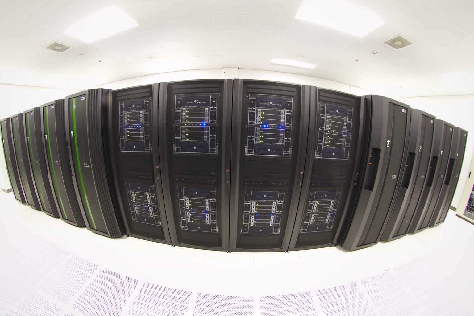 Photo d’illustration : Dutch national supercomputer "Huygens" - 8183833489