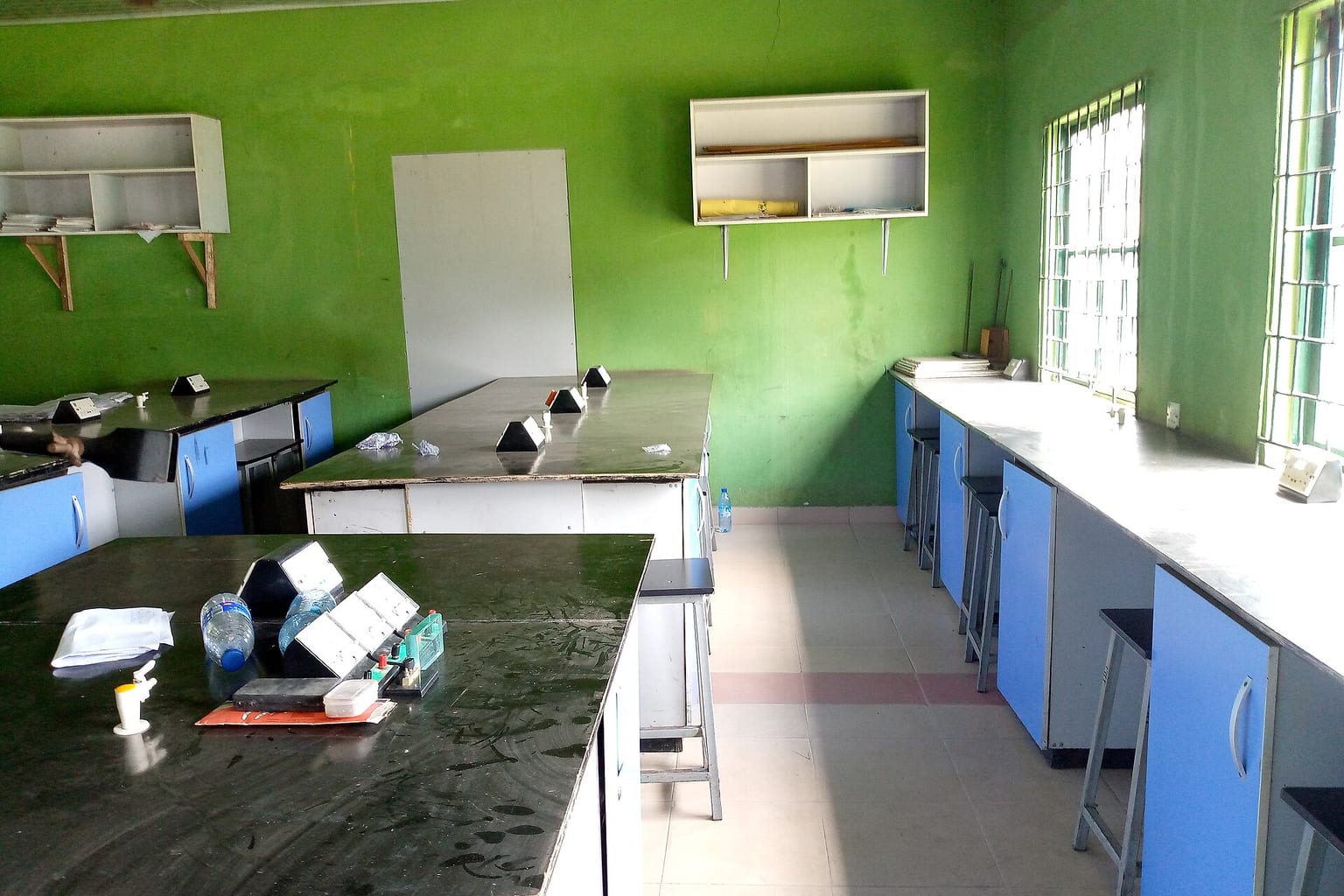 Symbolbild: A physics laboratory